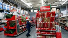 По-краткият празничен сезон е просто извинение за затруднените търговци 