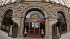 26% избирателна активност за президент, 23% за референдума към 13 ч.