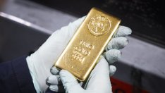 Златото се доближава до прага от 5600 долара, среброто и медта поскъпват силно