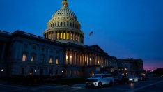 Защо спирането на работата на американското правителство вече е рутина?