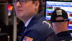 Wall Street се оцвети в червено в очакване на плана на Байдън за стимулитe
