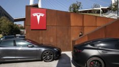 Какъв е рискът, ако си купим Tesla с биткойни?