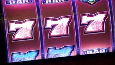 Приходите на казината в Макао продължават да спадат