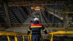 Бизнес климатът във Франция се възстановява умерено през март