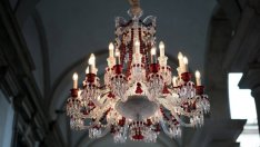 253-годишен френски производител на кристални изделия отива в китайски ръце