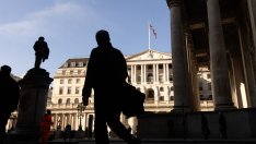 АЦБ намали основната лихва, притеснена от ефектите на търговската политика на САЩ