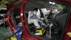 Франция натиска Peugeot да купи Opel