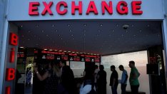 Кой носи вината за срива на турската лира?