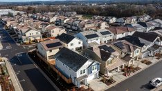 Цените на жилищата в света може да намалеят повече от очакваното