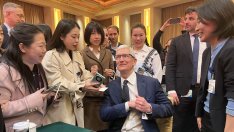 Тим Кук: AI е основен инструмент на бизнеса за намаляване на въглеродния отпечатък