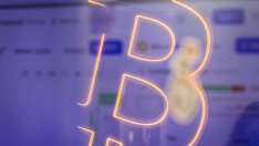 Можеше ли България наистина да изплати държавния си дълг с биткойни?