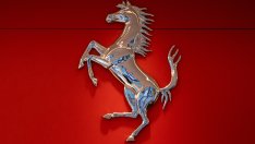 Какво стои зад лидерството на Ferrari при луксозните автомобили?