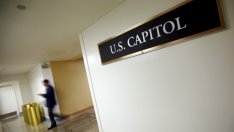 Сенатът в САЩ може да спъне закона, блокиращ спиране дейността на правителството