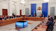 Румен Радев: Държавата няма да се меси на пазара с определяне на цени