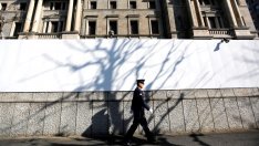 Японската централна банка държи на ултрахлабавата си политика