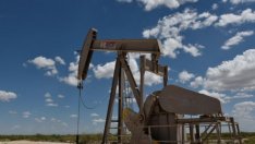 Петролът поскъпва заради очакванията Фед да свие лихвата 