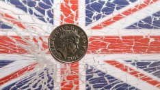 Ултиматумът на Джонсън тласна паунда към най-големия му спад от 2016 г.