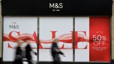 Marks & Spencer с пореден спад на продажбите