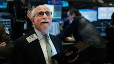 Завръща ли се инвестирането в акции на стойността?