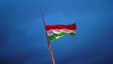 Унгария предлага Оливер Вархели на мястото на отхвърления от ЕП Ласло Трочани 