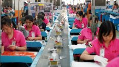 Заводското производство в Азия се влошава на фона на намаляващо търсене в Китай