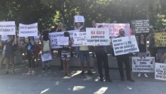 Втори ден протестиращи опитват да спрат промените в Закона за хазарта