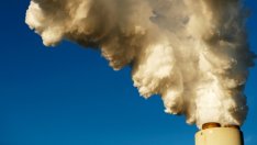 Един от най-големите замърсители в САЩ започва битка с въглеродните емисии