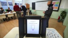 Машинното гласуване е преустановено в 20 секции