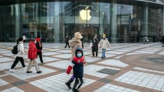 Поддоставчик на Apple увеличава трикратно служителите си в Индия 