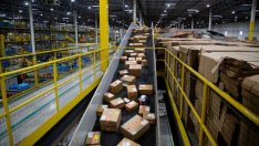 Amazon отчете първа тримесечна загуба от 2015 г. насам