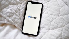 Инвеститорите наказват Зукърбърг заради провала на скъпото предложение за метавселената