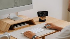 Две трети от компаниите в България предлагат хибриден модел на работа