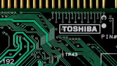 Toshiba обмисля нови опции за бизнеса си с чипове 
