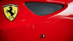 Ferrari разработва "полезен автомобил" в опит да удвои печалбата