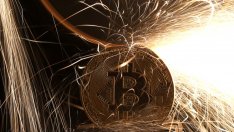 Пет сатошита за биткойн манията*