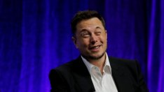 Илон Мъск даде телефонния си номер на своите 16,7 млн. последователи в Twitter