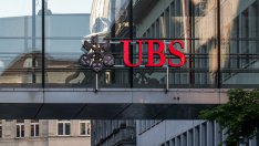 Инвестиционното банкиране и по-ниските съдебни разходи тласнаха печалбата на UBS над очакванията