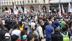 Протести срещу въвеждане на еврото се провеждат в различни градове в страната