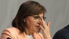 Нинова отрече България да изнася оръжия за Украйна или Русия