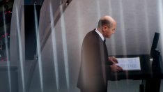 Шолц се обявява за по-строги действия срещу крайните антиваксъри