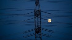 Промяна в плана - мораториумът за цената на тока ще бъде преразгледан