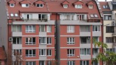 Темповете на спад на цените на жилищата продължават да се забавят