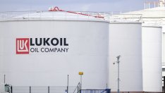 "Лукойл" не плаща за свръхпечалбата от руския петрол - законът не е влязъл в сила