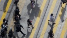 Милиони европейци са в платен отпуск, който излиза солено на правителствата