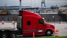 СТО повиши прогнозата си за световната търговия за тази година