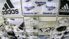 Reebok стопира полета на Adidas