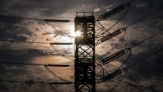 ЕРП-тата и ЕСО ще получат компенсация от 235 млн. лева заради скъпия ток