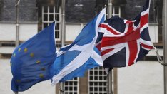 Паундът поевтиня, след като се заговори за нов референдум в Шотландия