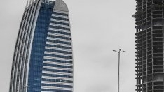 Все повече компании в София възприемат хибридна работа, но офисът остава важен