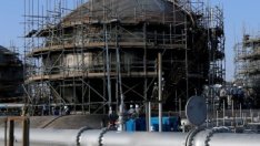 Нарастващата епидемия тежи на цените на петрола*